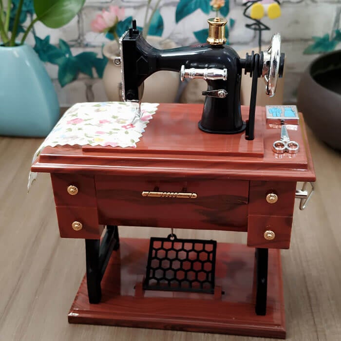 Usphonecards - Premium Sewing Machine Music Box